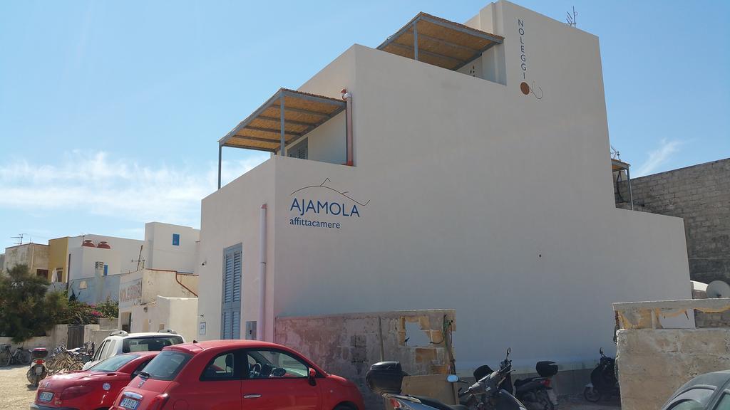 Ajamola Favignana