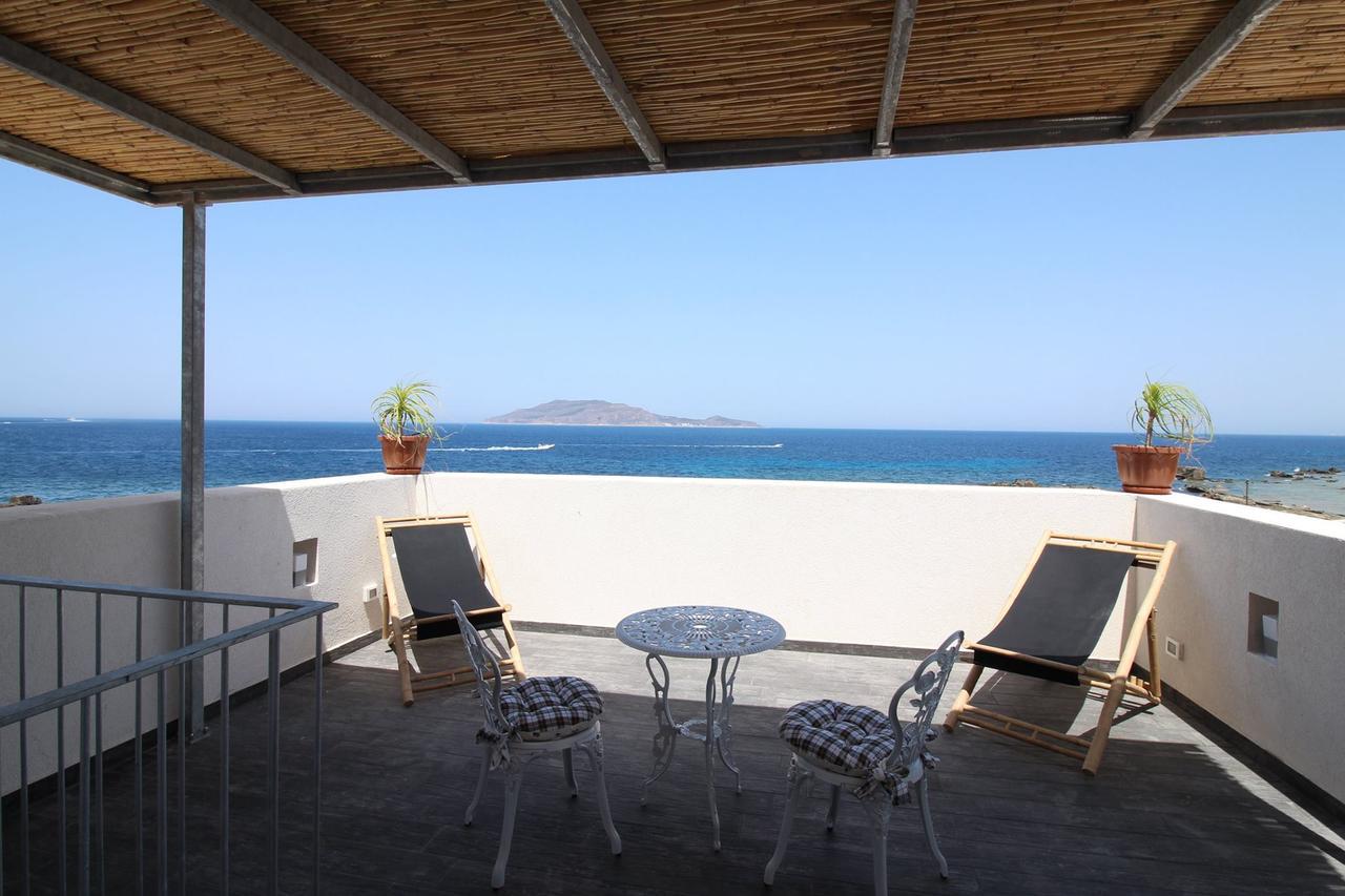 Ajamola 3*